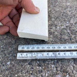 Meranti 18x64mm neuslat/glaslat gegrond I50 lengte 460cm