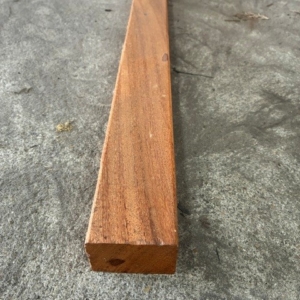 Hardhout 45x70mm geschaafd/gevingerlast bankiray lengte 400cm